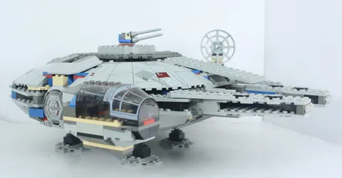 Lego Star Wars Millennium Falcon 7190 with Minifigures Missing Han Solo