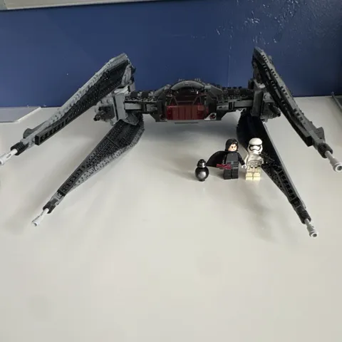 LEGO Star Wars 75179 Kylo Ren's TIE Fighter 630pcs Complete No Box Minifigs