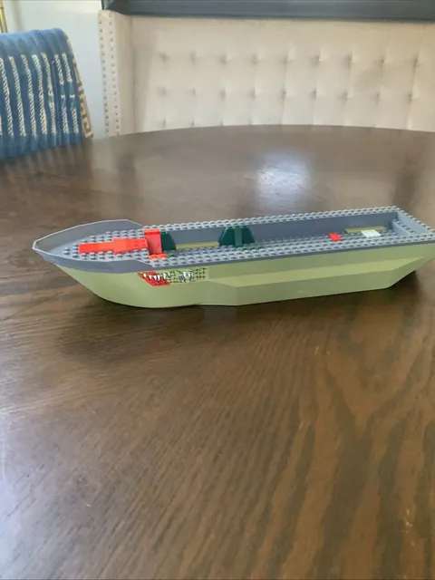 Lego 70006 Legends of Chima: Cragger's Command Ship Boat Hull (As-is)