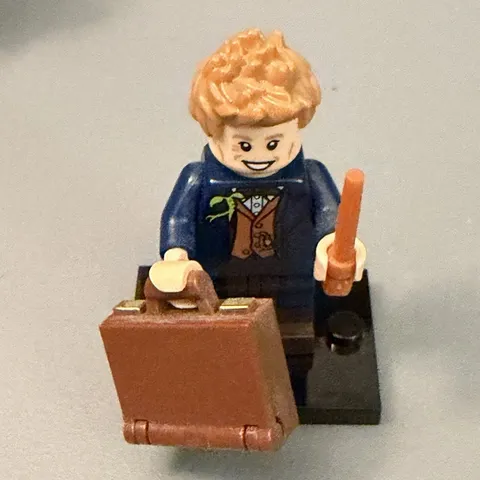 LEGO Fantastic Beasts Newt Scamander Minifigure w/ Wand & Brown Suitcase