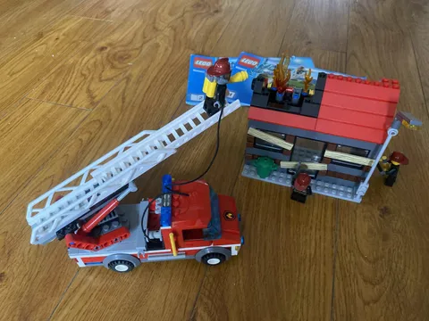 LEGO CITY 60003 Fire Emergency 99.5% Complete, In A Used But Nice Condition