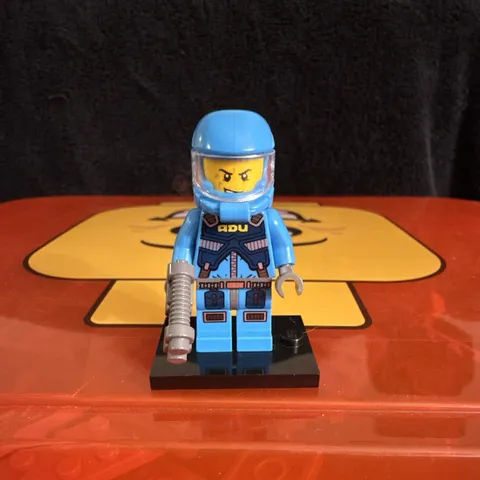 LEGO Alien Conquest  ADU soldier