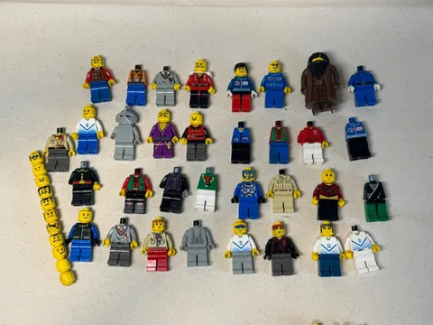 Huge LEGO Minifigure & Accessories Lot – Vintage Star Wars, Castle, Jurassic..