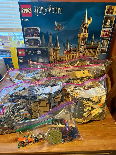 LEGO Harry Potter Hogwarts Castle 71043  Complete Set w/ Box Retires 12/2026
