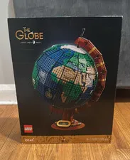 LEGO Ideas The Globe 21332 Display Set 2585 Pieces 18+ 2022 16in Tall