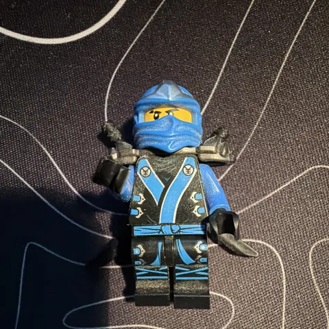 LEGO NINJAGO Jay Plastic Minifigure Blue Ninja w/ 2 Sword Accessories