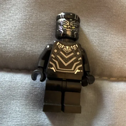LEGO Black Panther Minifigure Black Suit w/ Silver Details, Plastic