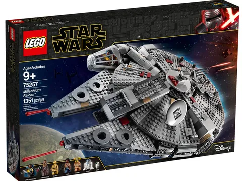 LEGO Star Wars: Millennium Falcon (75257) NIB **RARE**