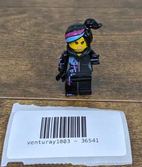 LEGO Wyldstyle Minifigure – The LEGO Movie – Black Jacket & Streaked Hair