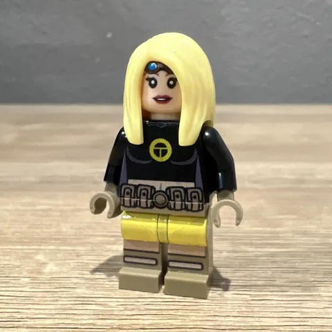 LEGO DC Teen Titans Terra Custom Minifigure