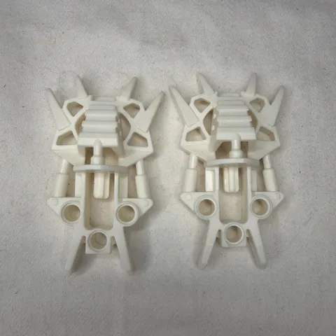 Lot Of 2 Bionicle Lego 53542 White Foot Toa Inika Clawed Retired
