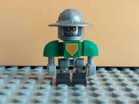 Lego 70320 Nexo Knights - Aaron Bot Minifigure - Used