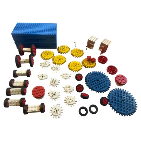 Vintage Lot Lego Parts Pieces Wheels Sprockets Cabinets Plates Axle 5 1/2 Pounds