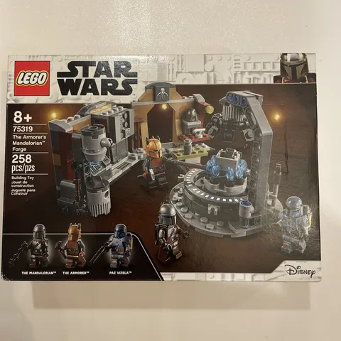 LEGO Star Wars: The Armorer's Mandalorian Forge (75319)