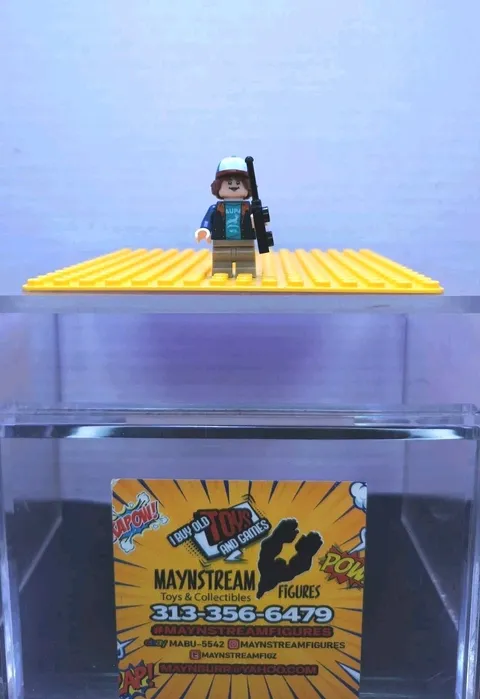LEGO Dustin Henderson Minifigure Stranger Things The Upsidedown 75810 / AS-IS 