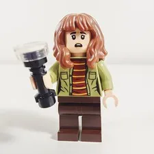 Lego Joyce Byers Minifigure Stranger Things 75810 st002