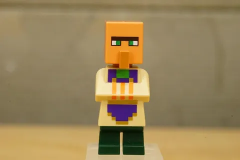 LEGO Minecraft min076 Blacksmith Cleric Desert Biome Outfit Illager Raid