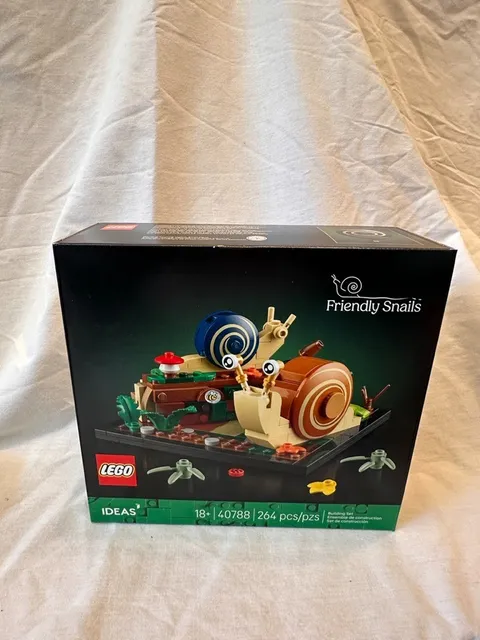Brand new LEGO Ideas set Friendly Snails 40788