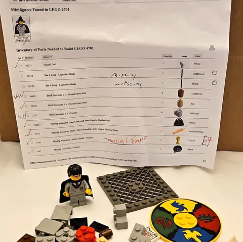 LEGO Harry Potter 4701 Sorting Hat Parts Lot w/ Harry Potter Minifigure Vintage