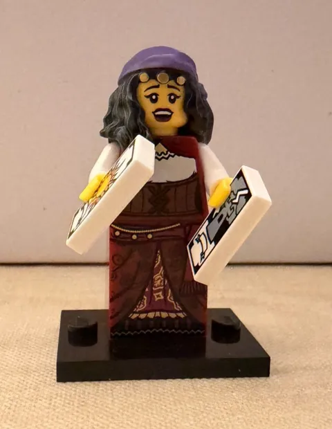 LEGO 71000 Minifigure 9 Fortune Teller  Retired Collectible