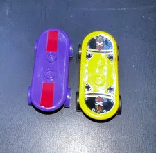 LEGO lot of Two SKATEBOARDs MINIFIGURE ACCESSORY