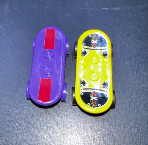 LEGO lot of Two SKATEBOARDs MINIFIGURE ACCESSORY