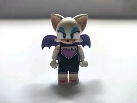 LEGO Rouge Minifigure - 76996 Sonic the Hedgehog - Guardian Mech