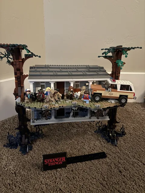 LEGO Stranger Things The Upside Down - 75810 - RETIRED - Built With Figures Rare