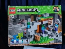 LEGO Minecraft: The Zombie Cave (21141)
