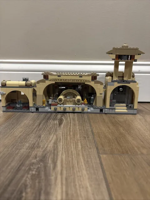 LEGO Star Wars: Boba Fett's Throne Room (75326) USED SEE DESCRIPTION