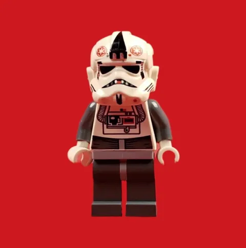 LEGO 8129 Star Wars AT AT Driver Minifigure 2010 Retired