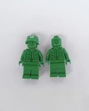 2X LEGO Toy Story 4 toy002 Green Army Man (Set 7595) (Incomplete)