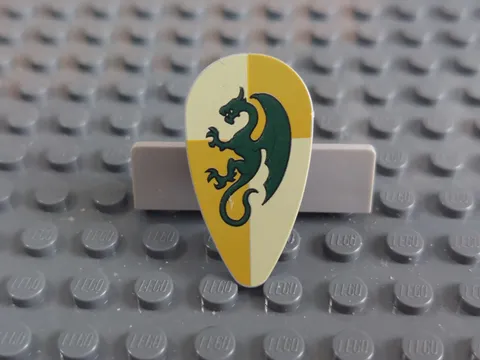 Lego 7187 - Long Shield with Dark Green Dragon  - Used