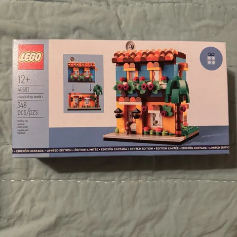 LEGO Promotional: Houses of the World 1 (40583)
