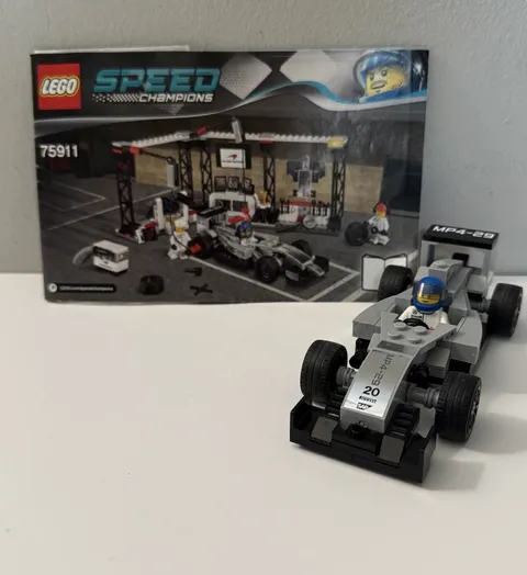 LEGO SPEED CHAMPIONS: McLaren Mercedes Pit Stop (75911)  Car Driver & Booklet