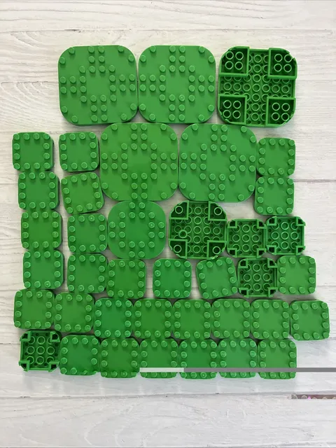 LEGO LOT BRIGHT GREEN 39 PCS MARIO 8X8 6X6 4X4 PLATE BOTTOM FEET BUILDING PIECES