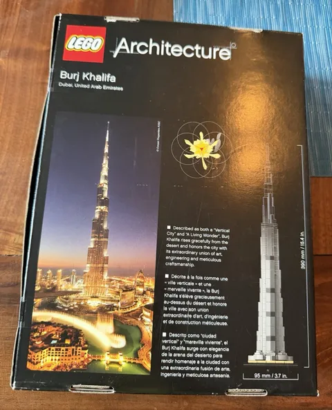 LEGO Architecture Burj Khalifa 21031 Complete Set 333 pcs 12+ Box