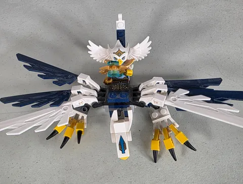 LEGO Legends of Chima Eagle Legend Beast 70124 Retired W/ Eris Minifigure