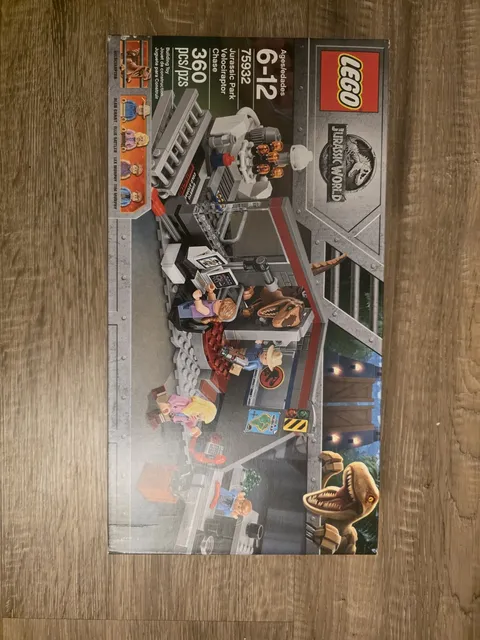LEGO Jurassic World: Jurassic Park Velociraptor Chase (75932)