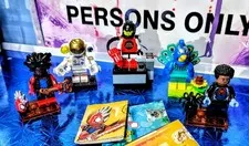 LEGO Minifigures Mixed Lot w/ Accessories, Baseplates & Small Tiles