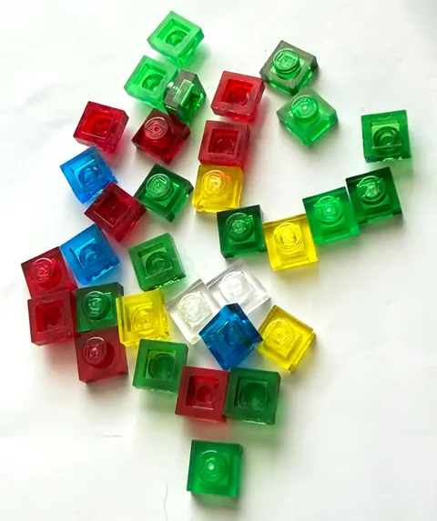 Lego Red/Green/Blue/Yellow/Clear Transparent PLATES 1 x 1 Qty 33 Part 3024 TR01