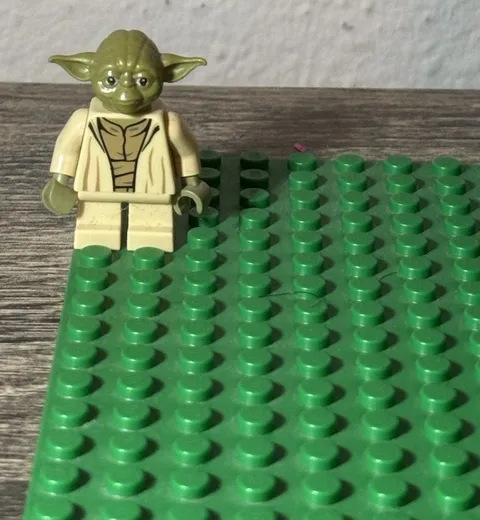 LEGO Star Wars Yoda Minifigure Tan Outfit Plastic Figure Character Set 75017
