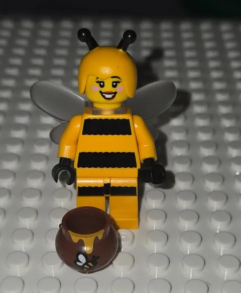 Lego MINIFIGURE- Collectible Series 10 Bumblebee Girl  Col10-7. Lot158 With Pot