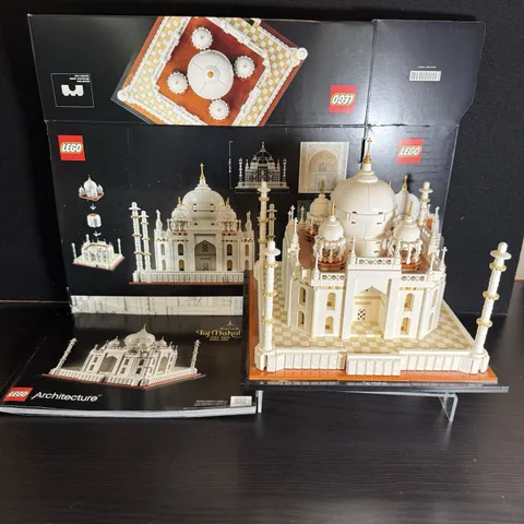 LEGO ARCHITECTURE: Taj Mahal (21056)