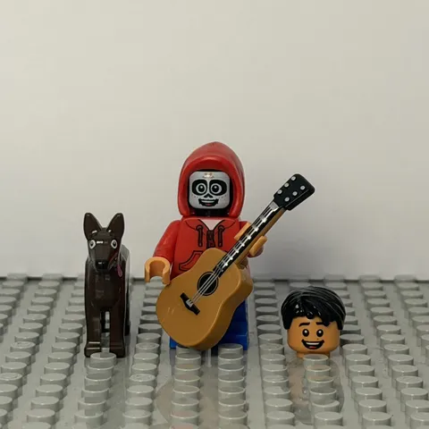 LEGO Disney Miguel Minifigure CMF Series 2 71024 Genuine Complete w/ Dante