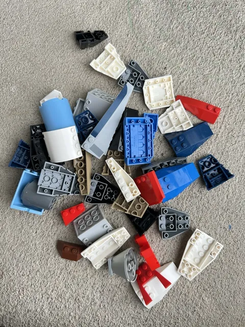 LEGO Bulk Lot Wedge Plates Cut Corner Wings Plane Car Curved Panels 4.4 oz 42R