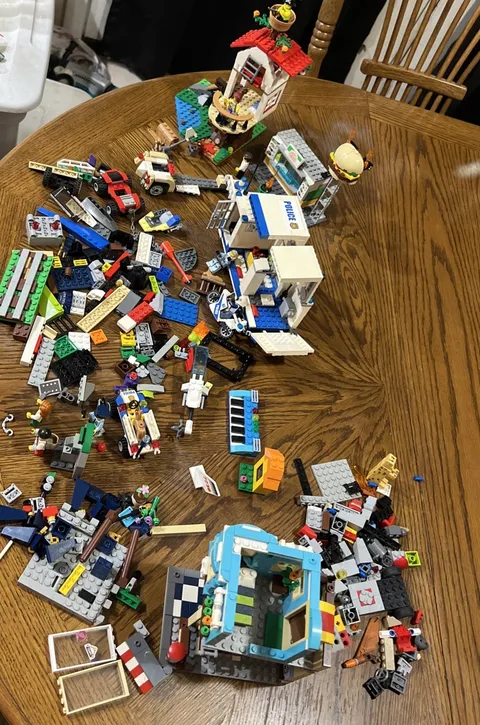 LEGO CITY CommandCenter Police Starter BurgerBar Fire Tree House More INCOMPLETE