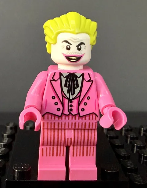 NEW LEGO DC Super Heroes The Joker Minifigure Pink Suit Classic Batman Series