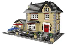 LEGO Creator 3-in-1 Model Town House 4954 In 2007 Used Retired Complete