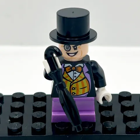 LEGO Sh0647 Batman Penguin Minifigure Lavender Legs Bright Vest Villain EUC